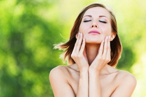 Aromaterapeutyczny masaż twarzy