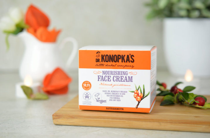 Odżywczy krem do twarzy z organicznym olejkiem rokitnikowym