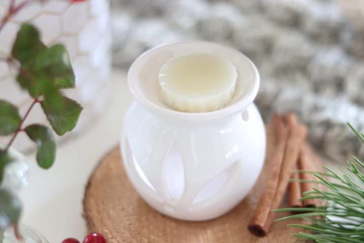 Kominek do aromaterapii z woskiem zapachowym – wanilia