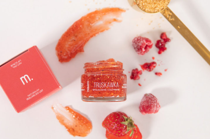Wygładzająco-odżywczy peeling do ust Mohani - Truskawka